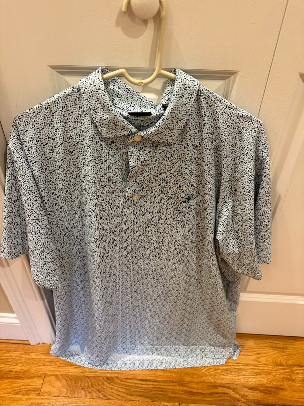 FootJoy Men’s XL Golf Polo Mint White Navy Geo Golf Club of Avon logo